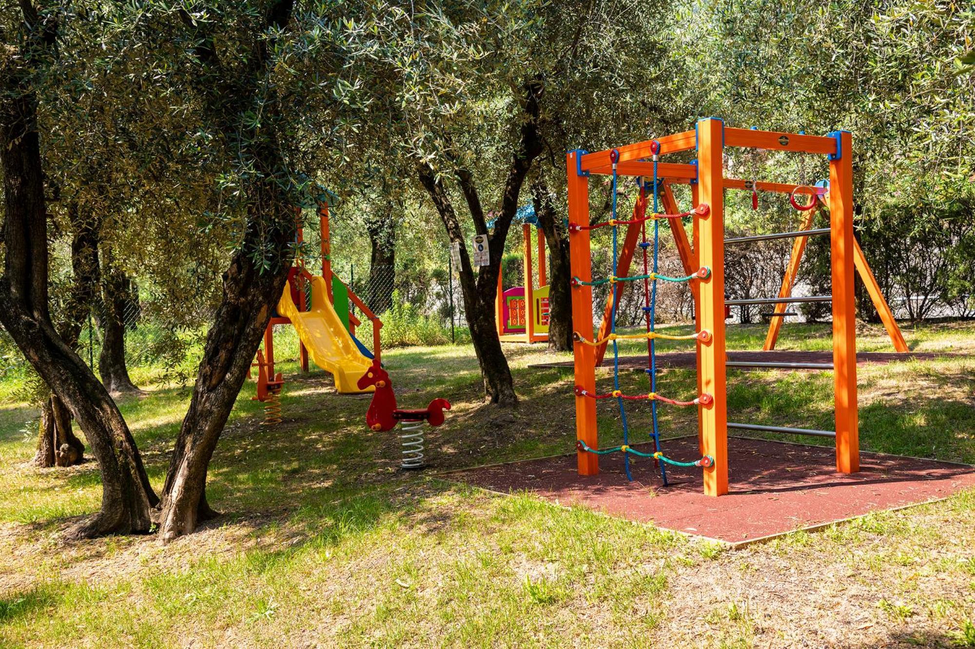 Camping Park Garda Limone sul Garda Exterior photo